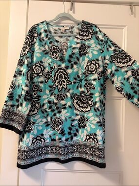 JM Collection Teal Black and White Floral V-Neck linen top
